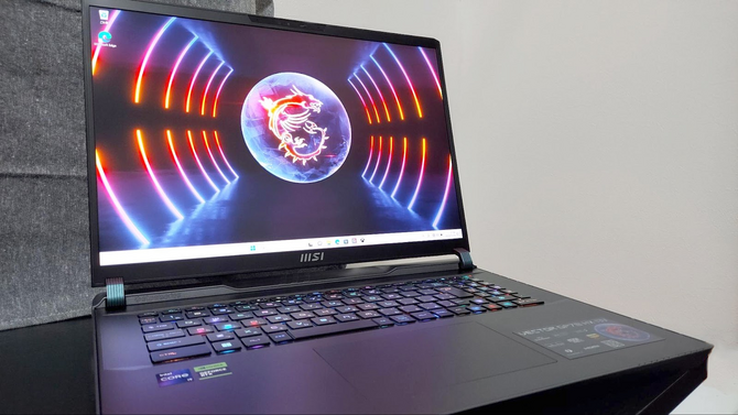 ウルトラハイスペック”なゲーミングノート「MSI Vector GP78 HX 13V