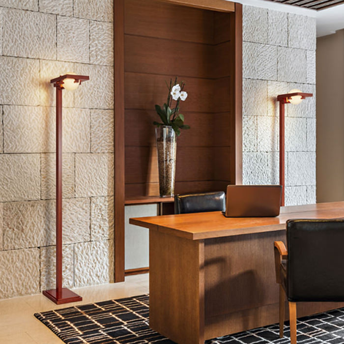 ROBIE 1 MINI フロアランプ | フランク・ロイド・ライト｜照明の