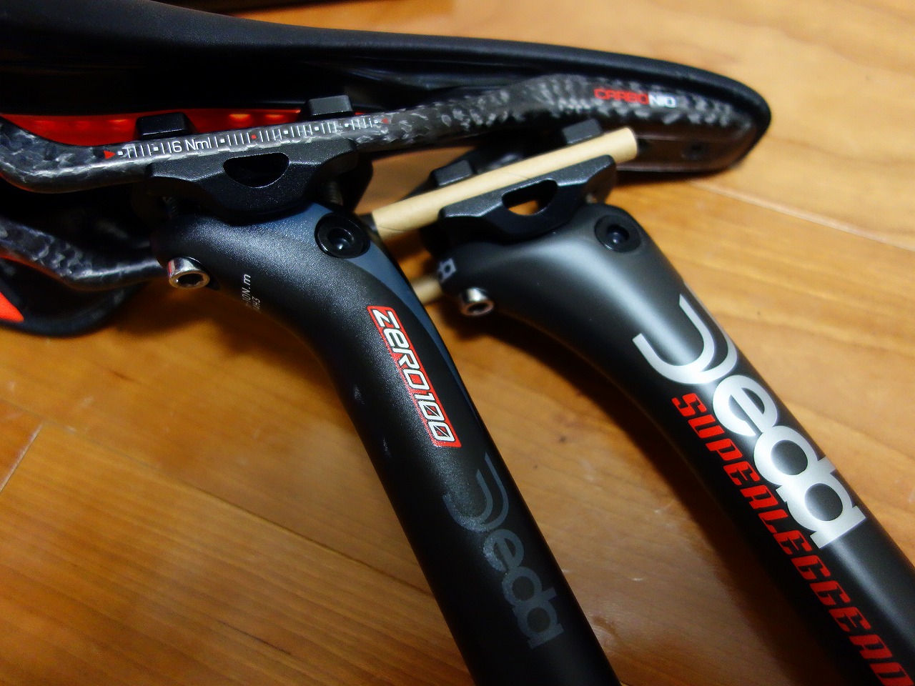 シートポストをアルミからカーボンへ！「Deda Superleggero RSシート