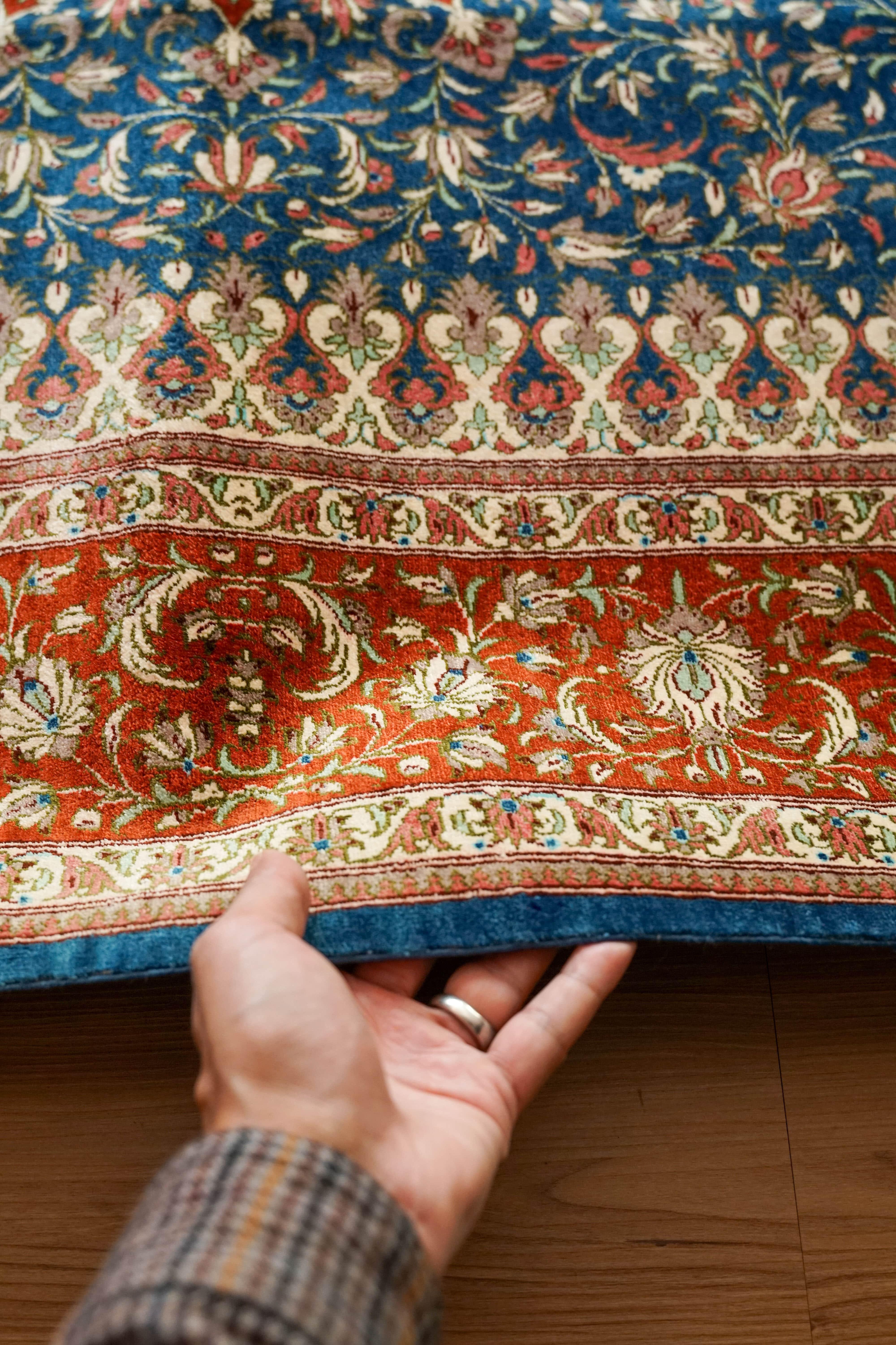 ペルシャ絨毯クム産 ヌーリ工房 シルク100% 証明書付197×135cm