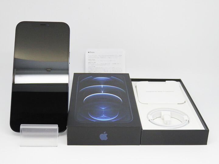 URBANO V04 KYV45 プラチナシルバー au版SIMフリー｜中古スマホ・中古