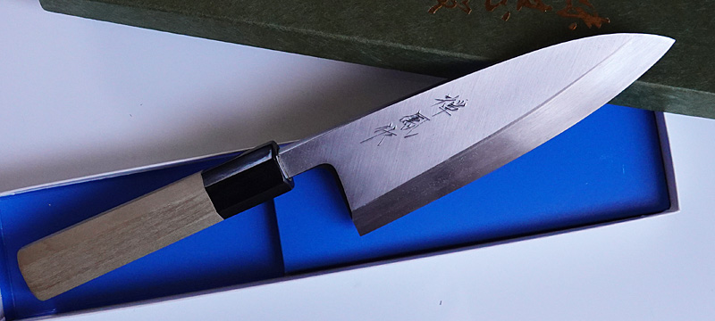 禅鳳作 中霞白紙鋼 出刃包丁 15cm 朴木八角柄