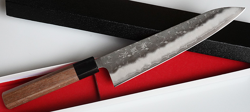 牛刀包丁を各種ご紹介。レアなダマスカス、鍛造ものもあります。