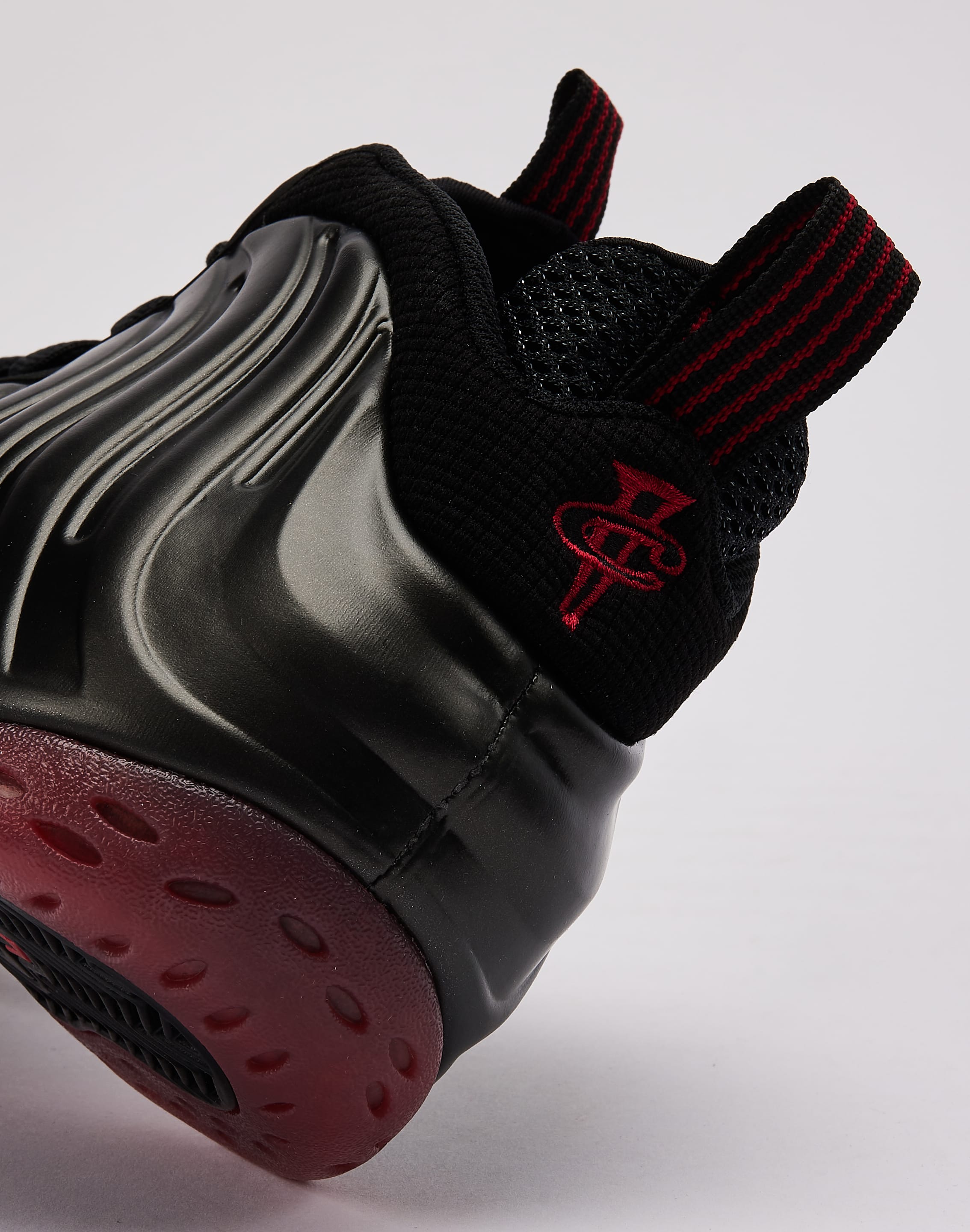 Nike Air Foamposite One 'Black and Varsity Red' – DTLR