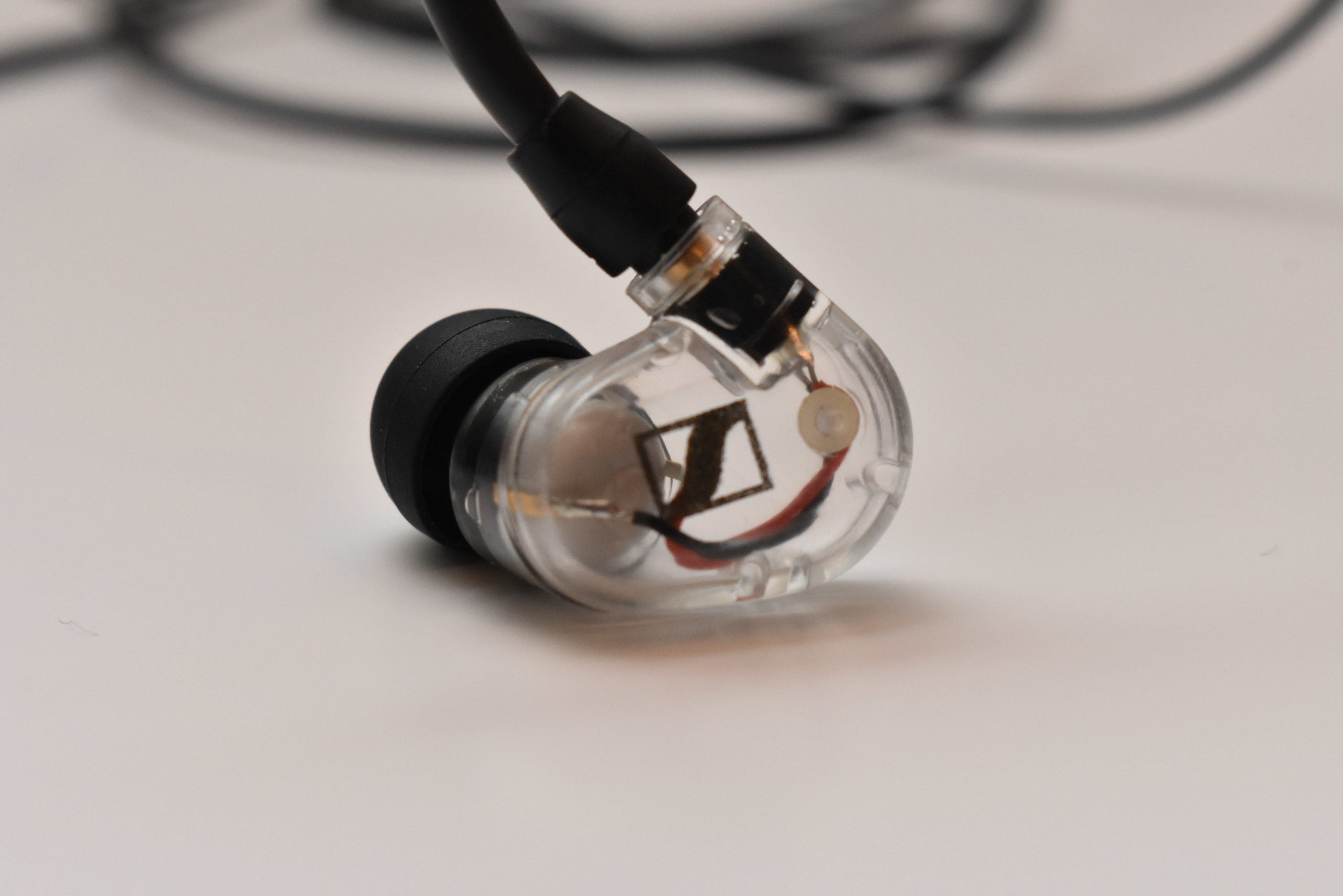 新開発の7mmダイナミック・ドライバ搭載。耳へのダメージを軽減する