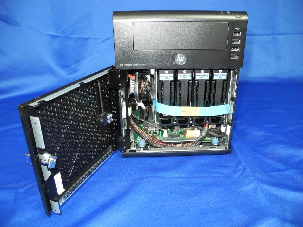 HP MicroServer N54Lのメモリ増設（交換） - 物欲と学びの日々～いい