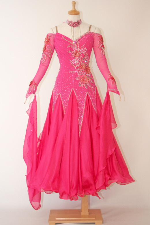 レンタル・販売ドレス一覧 | 各種お洋服・ドレスの製作取り扱い