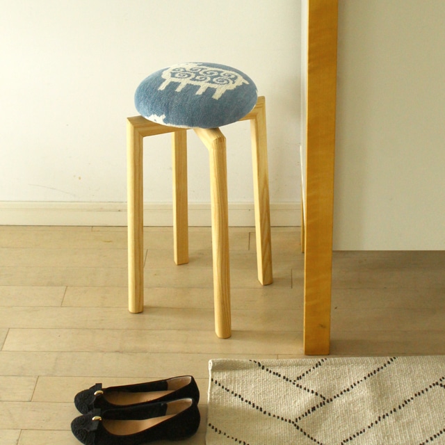 KLIPPAN/クリッパン スツール ヒツジ Mサイズ ブルー | サステナブル