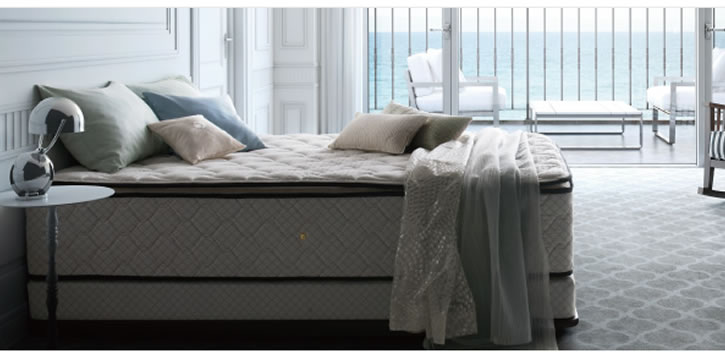 東京でシーリークラウンジュエルJade ダブルワイドベッドのベッド