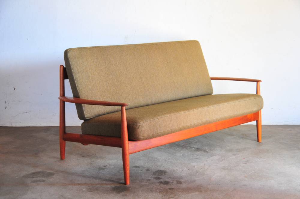 Grate Jalk Model 118-2 Sofa グレーテ・ヤルク ソファ 時を経ても