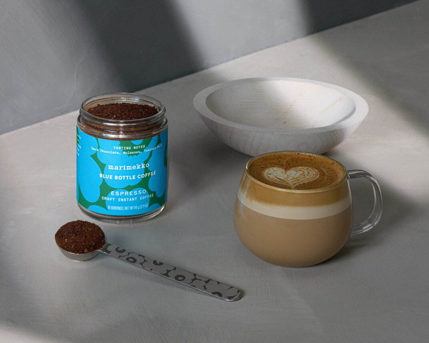 マリメッコ×ブルーボトルコーヒー“青いウニッコ”マグやタンブラー