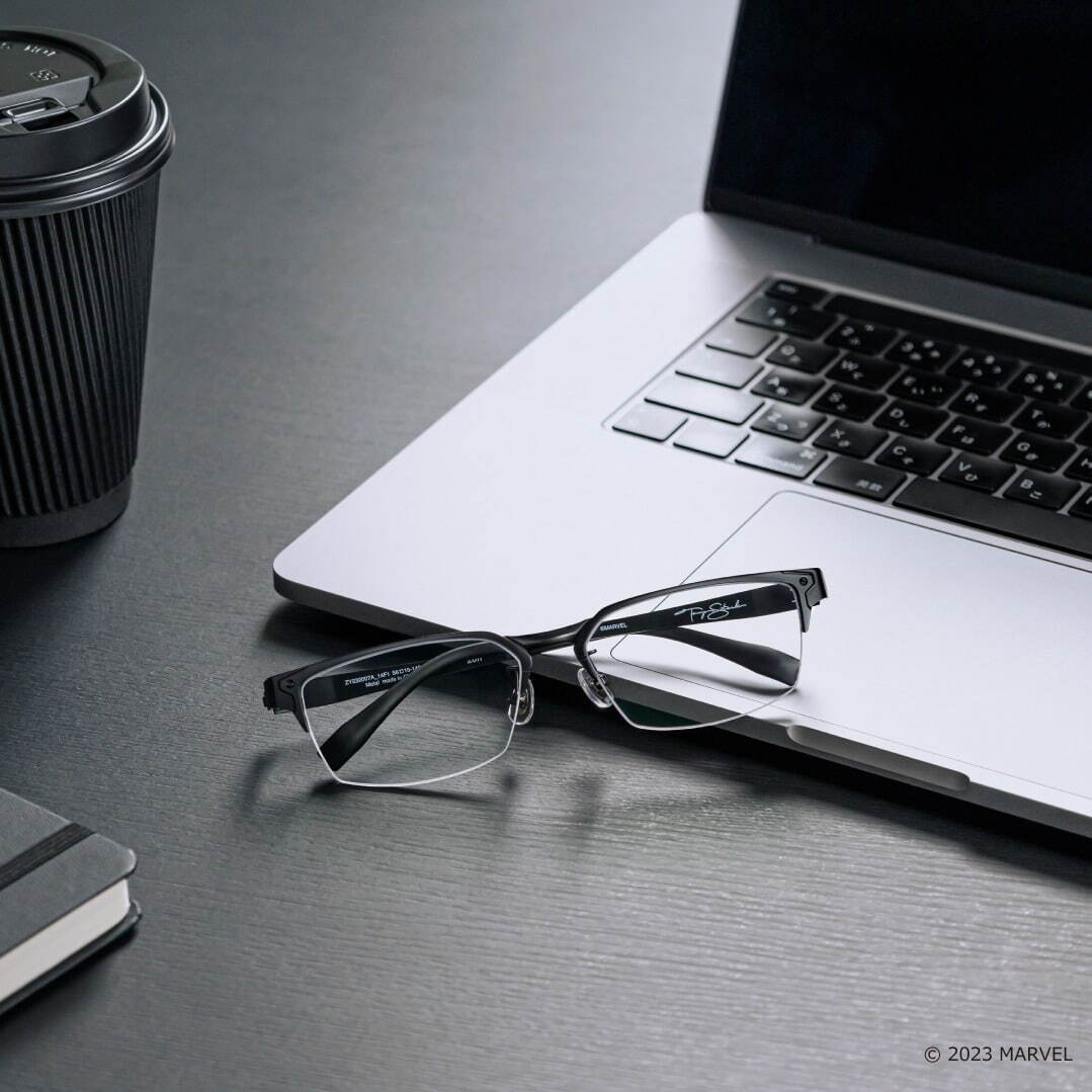 Zoffからマーベル『アイアンマン』テーマのアイウェア、メタリックな