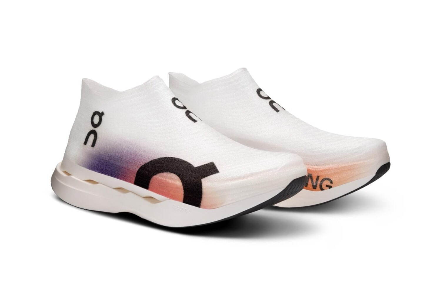 オン新作ランニングシューズ、“シューレースいらず”な極薄シームレス