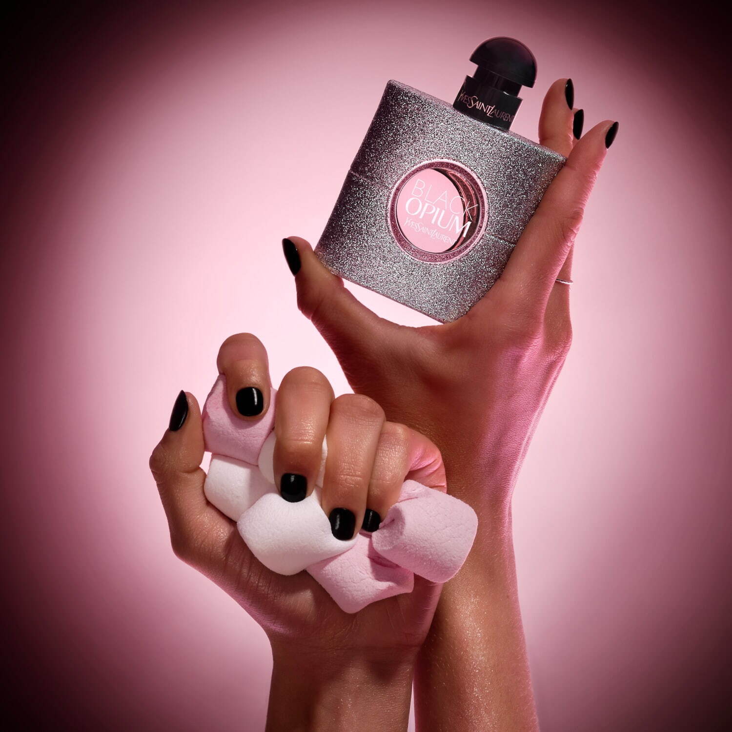 イヴ・サンローラン2025年春香水「コーヒーフローラル×マシュマロ」の