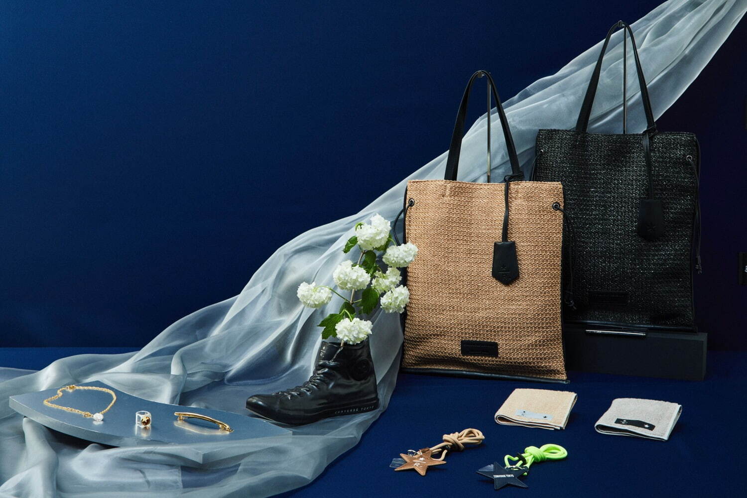 スターバックス×コンバース トウキョウ新コラボ、オールスター型花瓶や