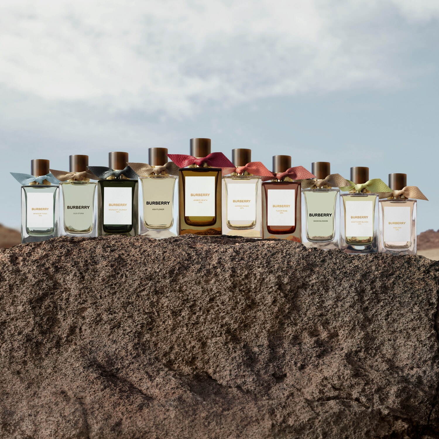 バーバリー シグネチャー」高級フレグランスコレクション誕生
