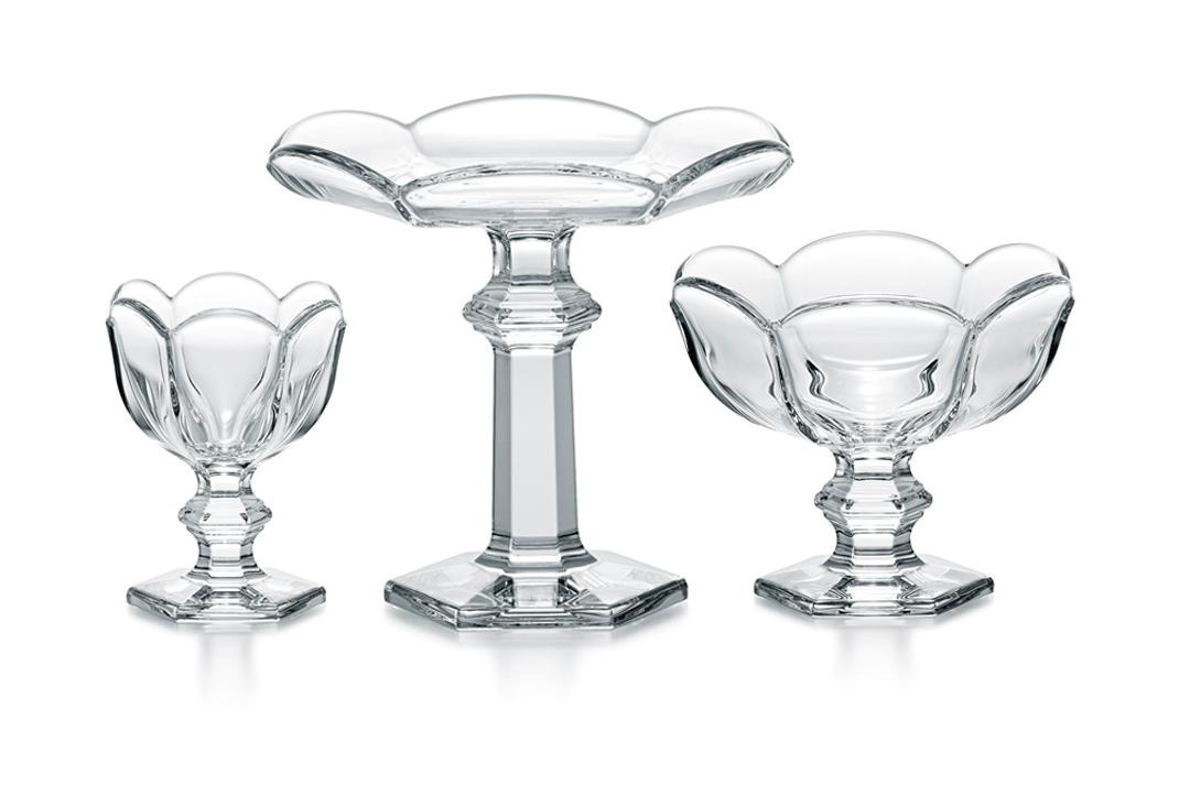 バカラ“チューリップ型”クリスタル食器、ふんわり花びらシェイプの