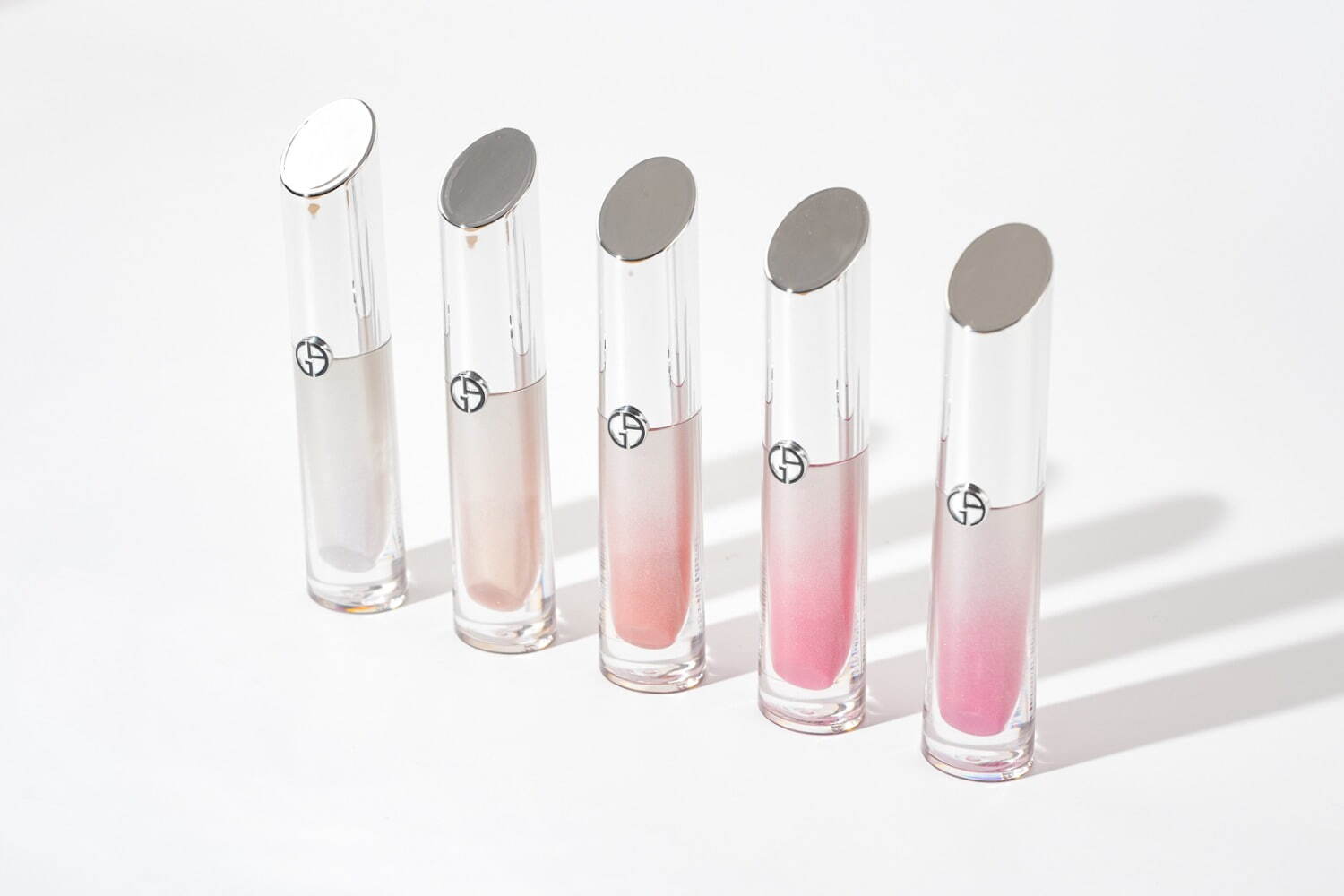 アルマーニ ビューティ“まるで氷”ひんやり冷感グロスが25年秋誕生