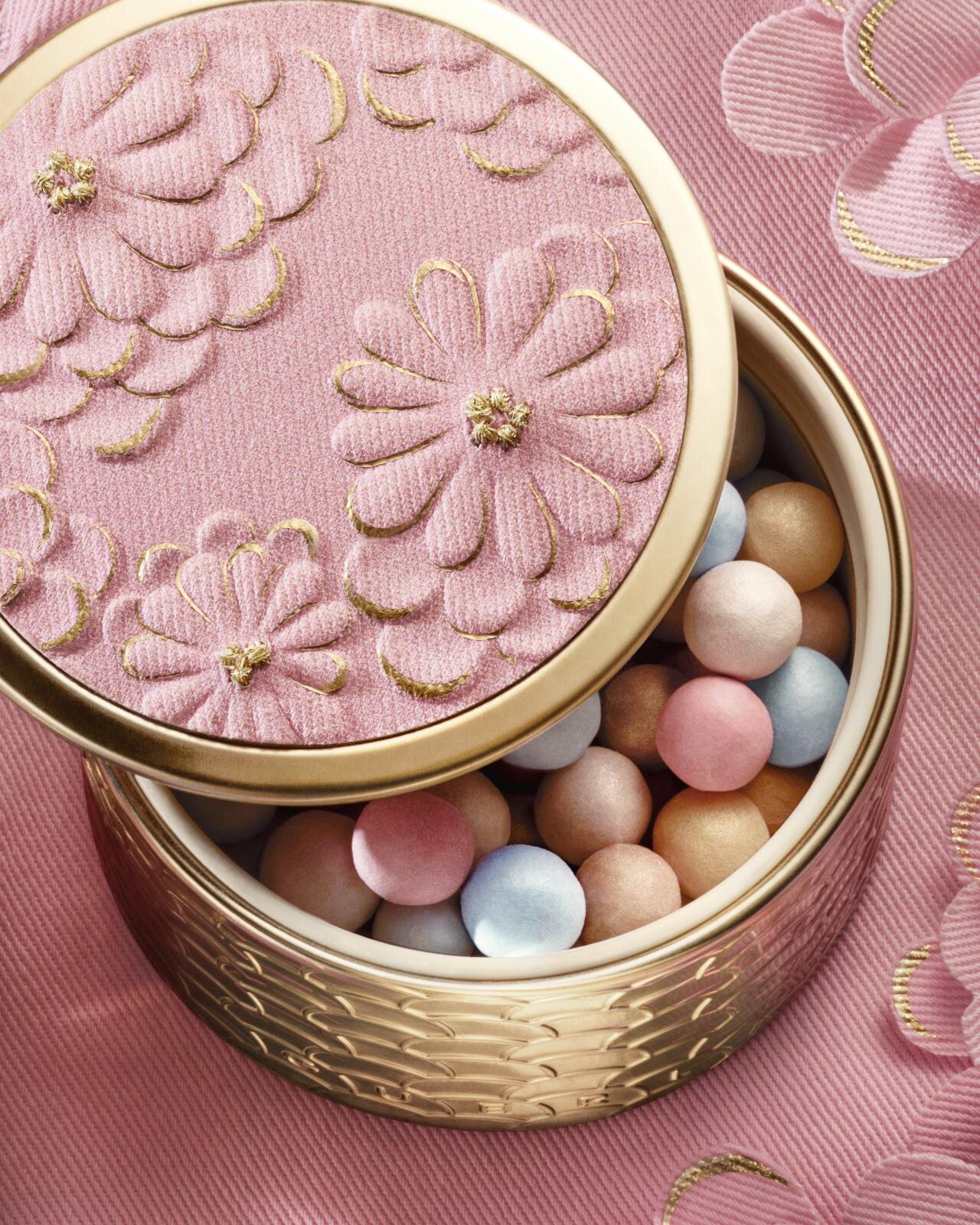 ゲラン26年春コスメ、“フローラルデニム”で彩るアイシャドウ＆ツヤ蜜