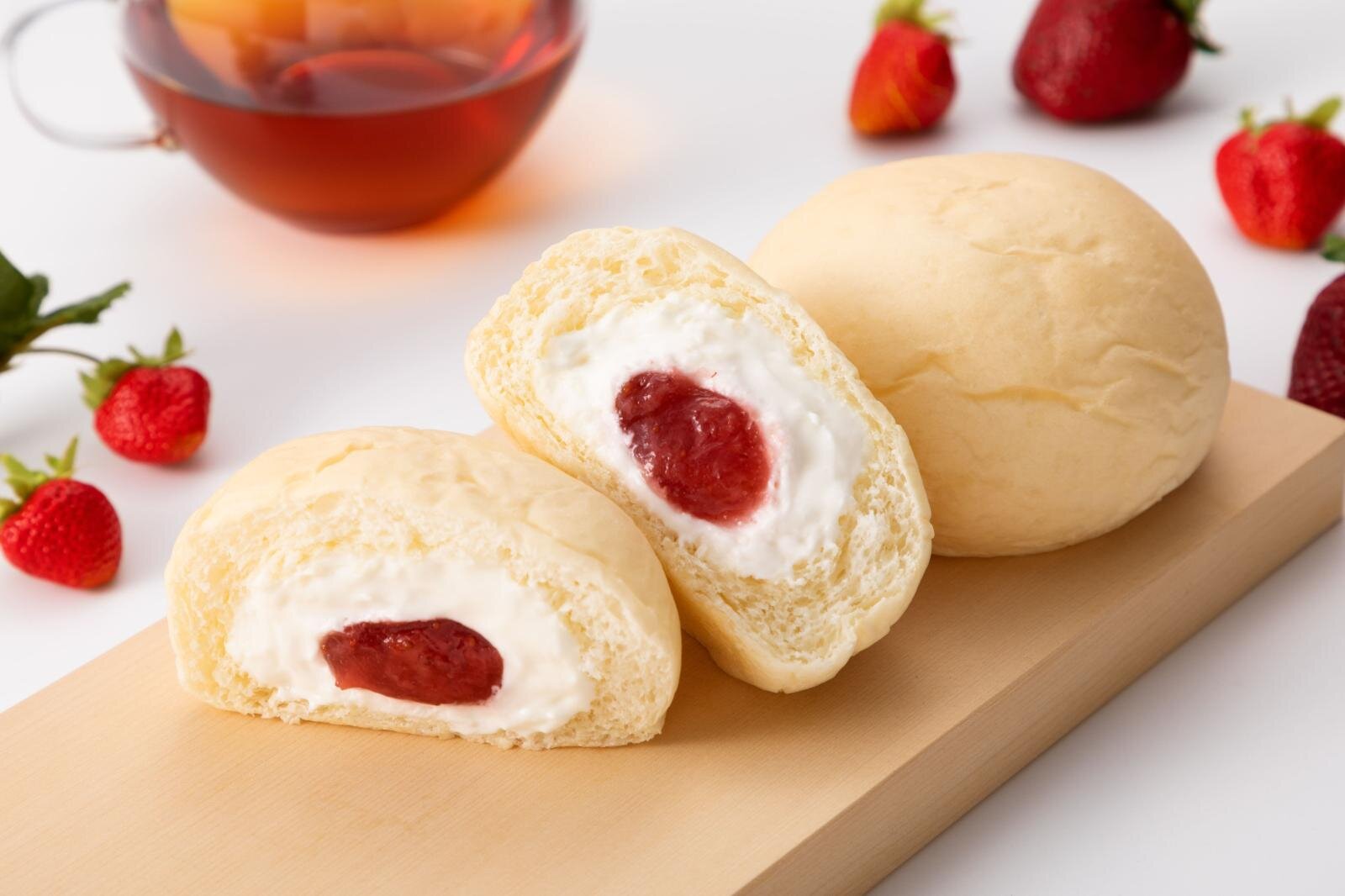 八天堂“まるでショートケーキ”なひんやり「白いくりーむパン 福岡