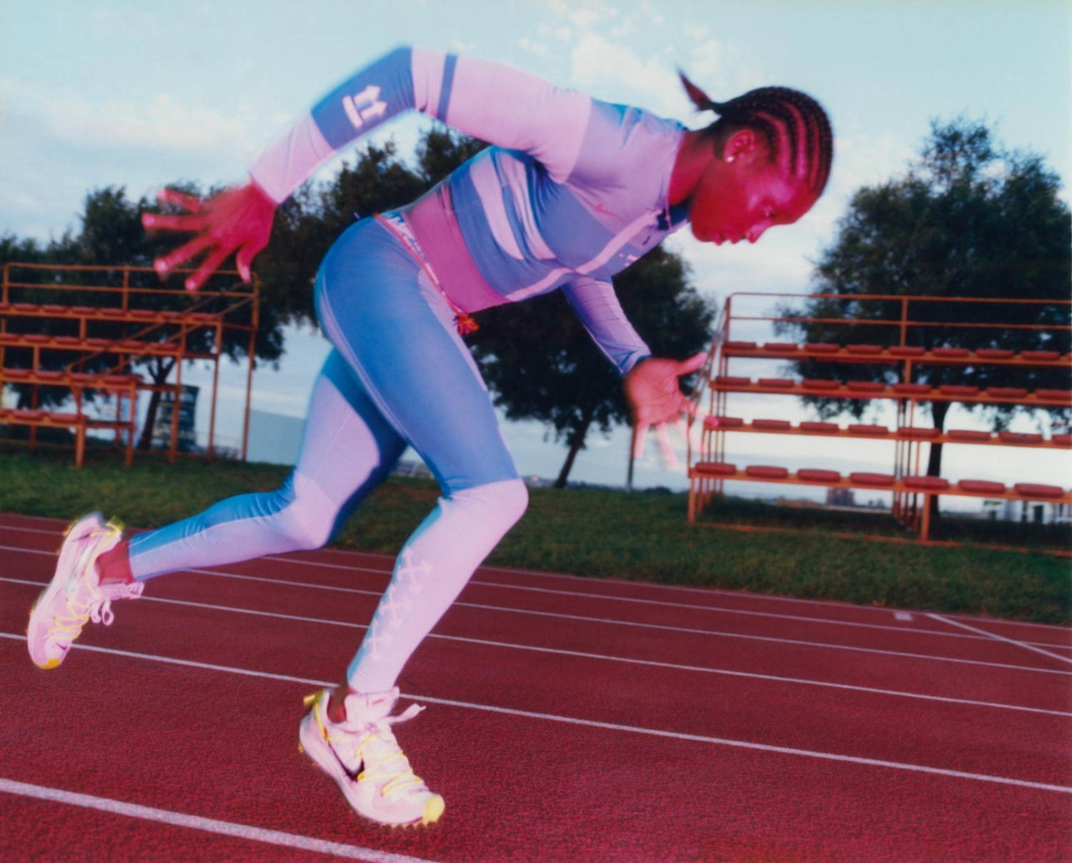 ナイキ×オフ-ホワイトの新スニーカー「ズーム テラ カイガー 5」など