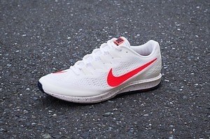 ナイキから“駅伝”着想のランニングシューズ、ズーム ヴェイパーフライ