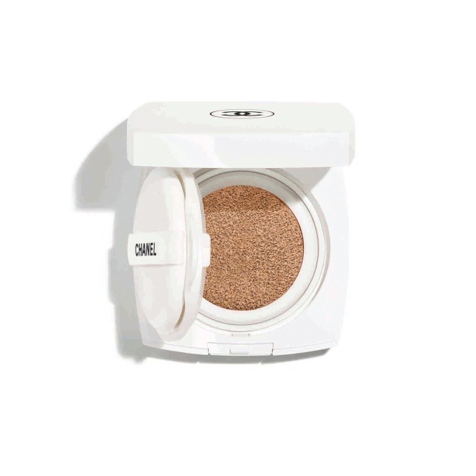 シャネルの美白ライン「ル ブラン」初のクッション ファンデーションが