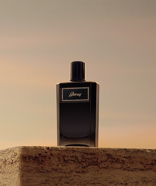 ブリオーニ“魅惑的なローマの夜”を表現した新作メンズ香水、力強く