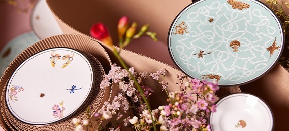 ジノリ1735「タツノオトシゴ＆天使」モチーフのテーブルウェア、伊