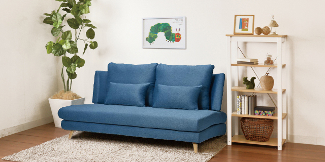 ひろびろ座面が自慢！優しい曲線のラインがかわいい！仮眠も可能な三人