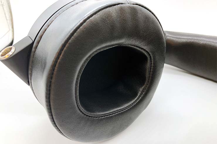 音質レビュー】Monolith M1570は分離感に優れた平面駆動型ヘッドホン