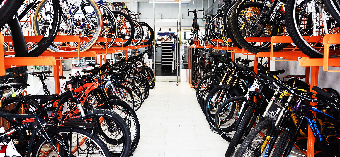 大阪箕面ロード、クロスバイク専門店、一条アルチメイトファクトリー箕面