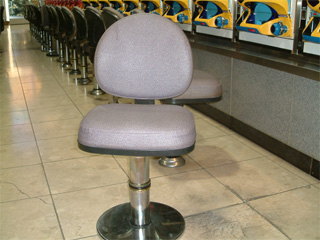 パチンコ店椅子 - 小林椅子工業