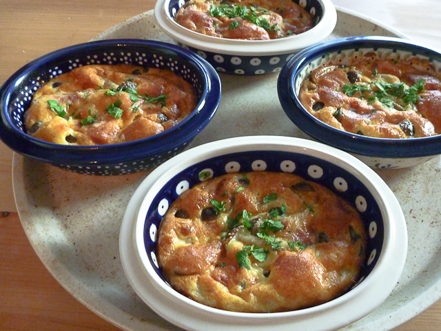 きのこのキッシュ ケルセン- 愛らしい陶器ポーリッシュポタリー