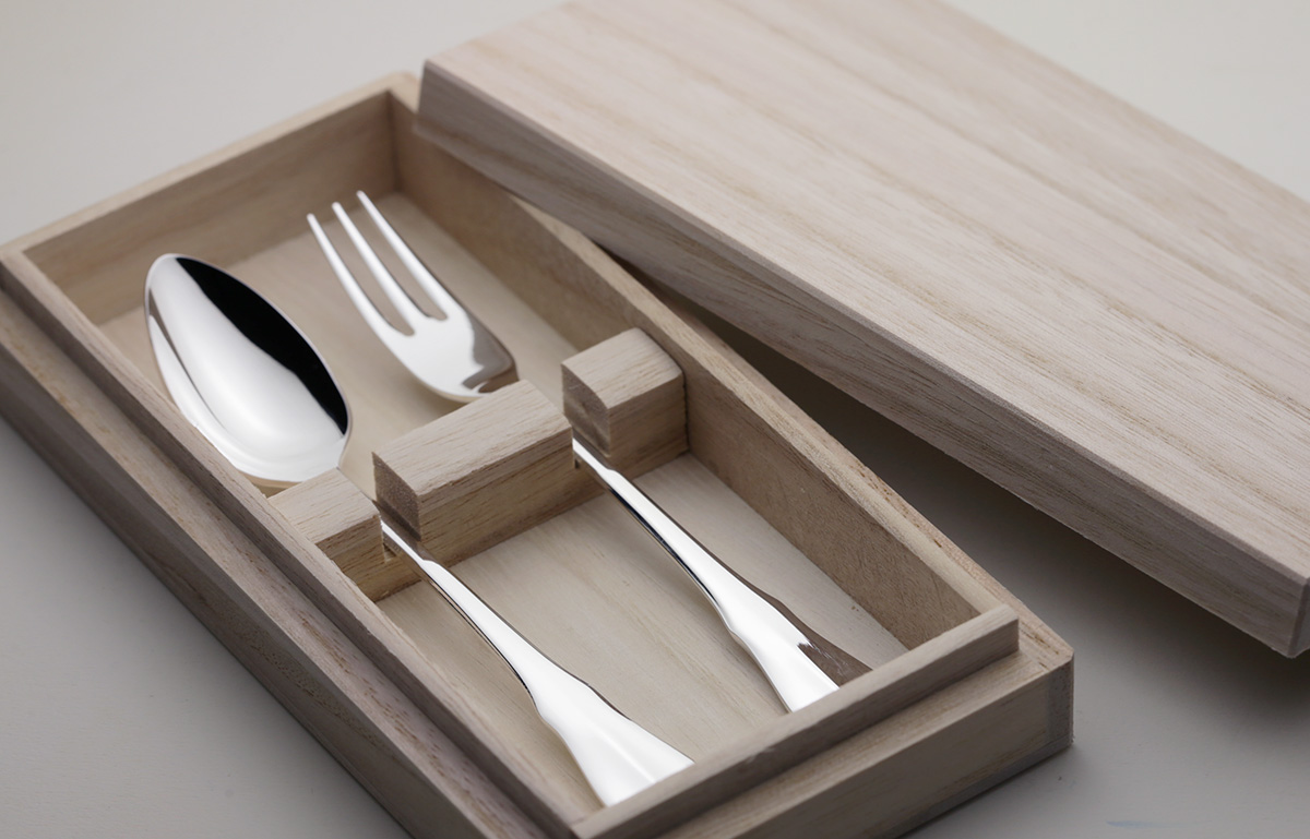 お部屋に飾れる純銀スプーンフォークセット