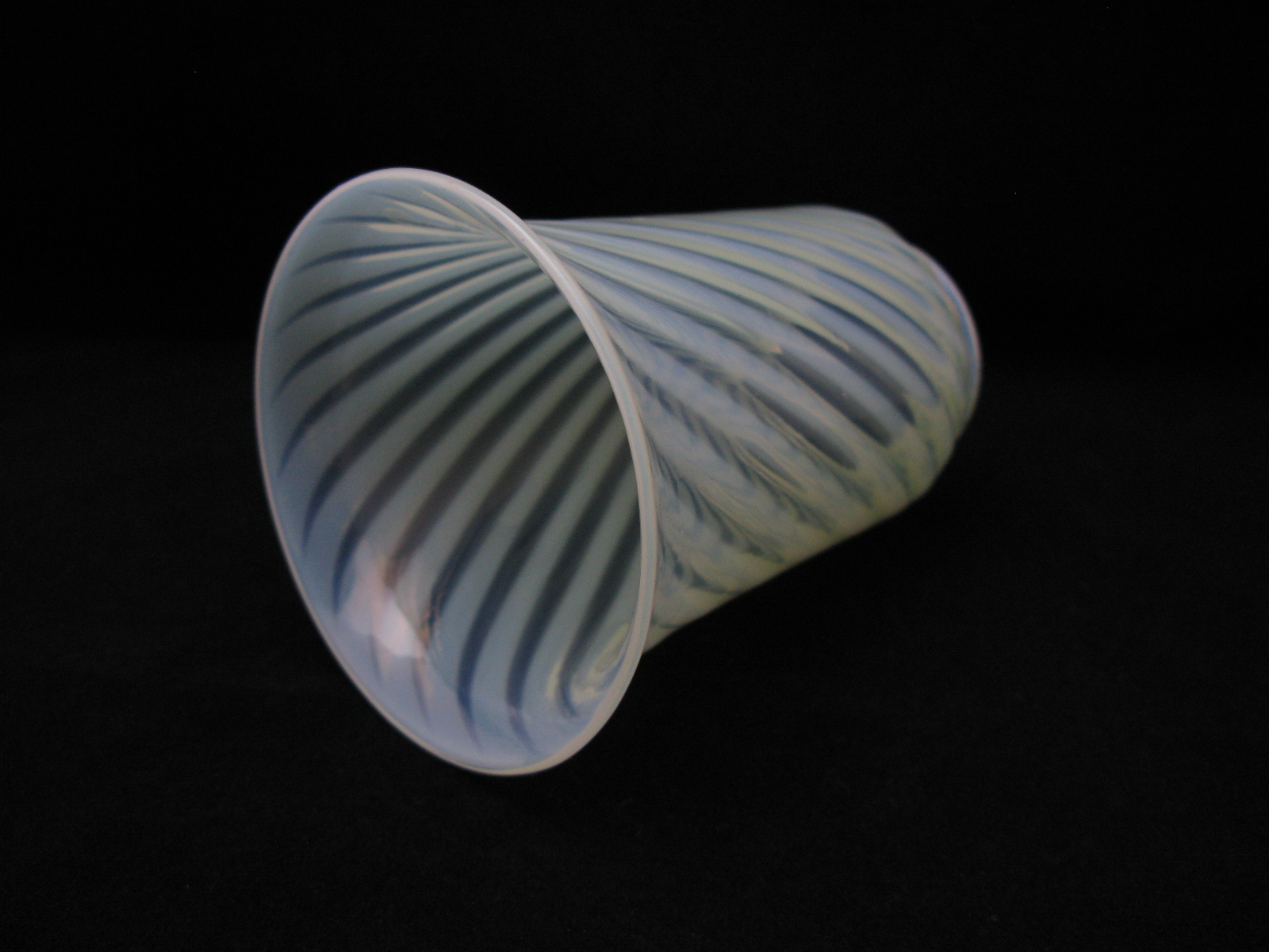 イギリス アンティーク ヴァセリン＆オパールセントガラスシェード