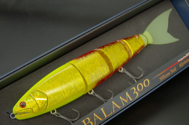 ジャパン バラム300（MADNESS JAPAN BALAM 300） エバーグリーンカラー