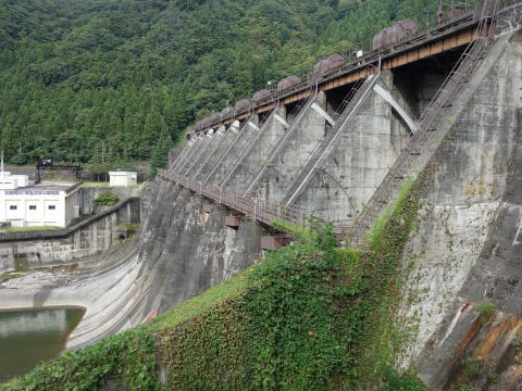 富山市 神通川第二ダム（歩鉄の達人）