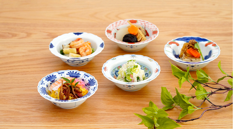 有田焼 福珠窯 「13cm輪花小鉢（5柄）」上品なフォルムと古典的な絵柄