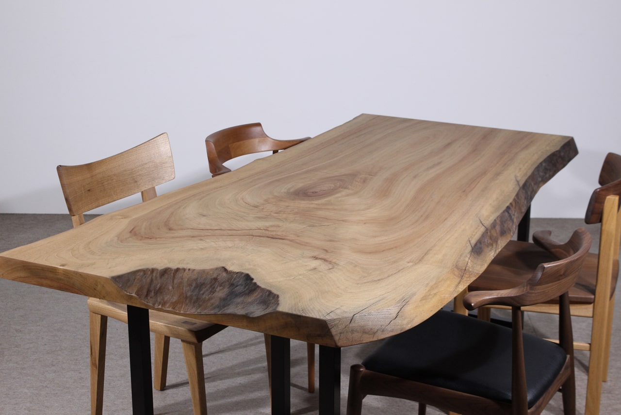 楠の一枚板 | ヒダコレ家具 - 丸太から一枚板とカスタムオーダー家具