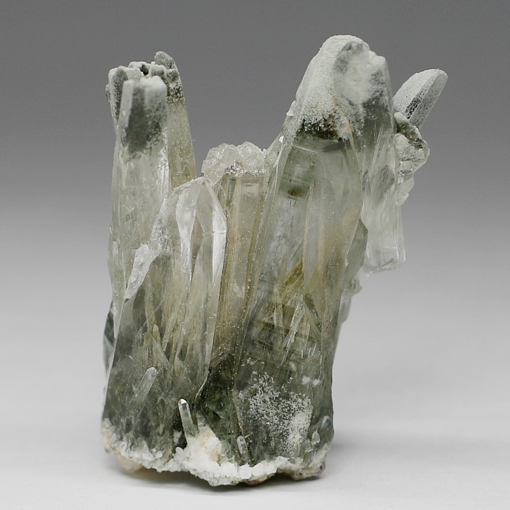 ガネッシュヒマール産ヒマラヤ水晶クラスター/角閃石内包（ミニサイズ