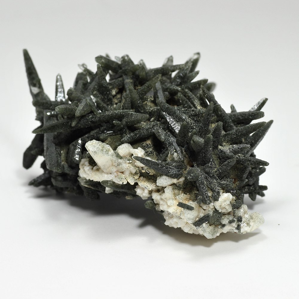 高品質・ガネッシュヒマール産]ヒマラヤ水晶クラスター/原石（ニードル