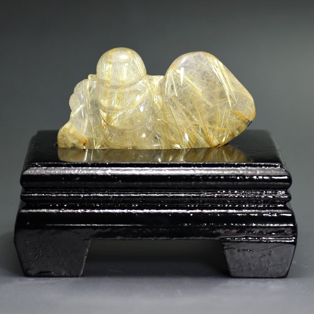 ブラジル産]ゴールドルチルクォーツ彫刻/布袋様（専用木製台座付