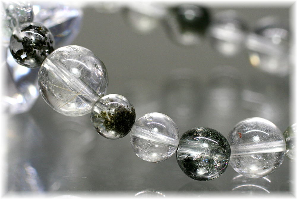 ガネッシュヒマール産]ヒマラヤ水晶特選ブレスレット（クローライト