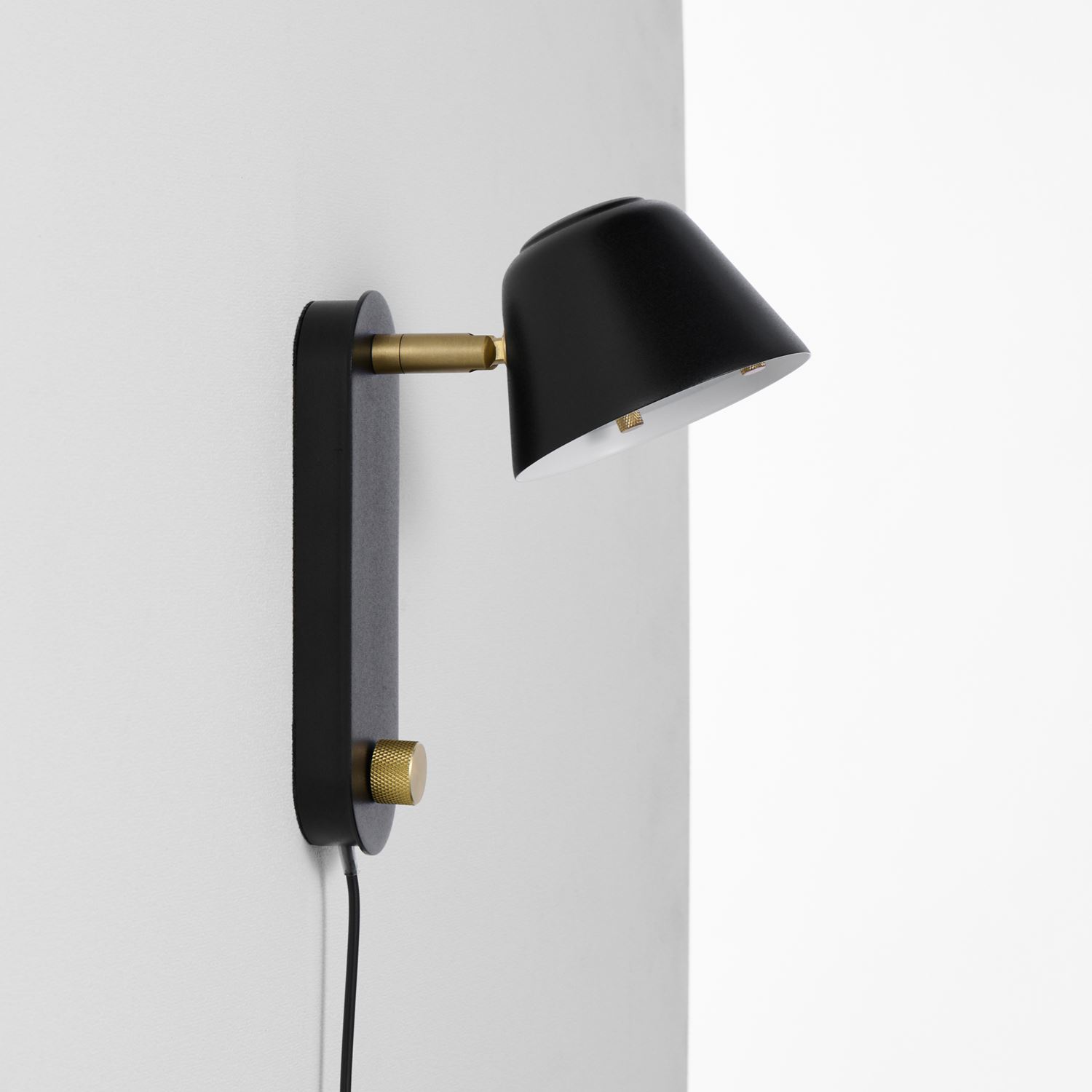 CAMPANA WALL LAMP Black｜その他ランプ｜IDEE SHOP Online