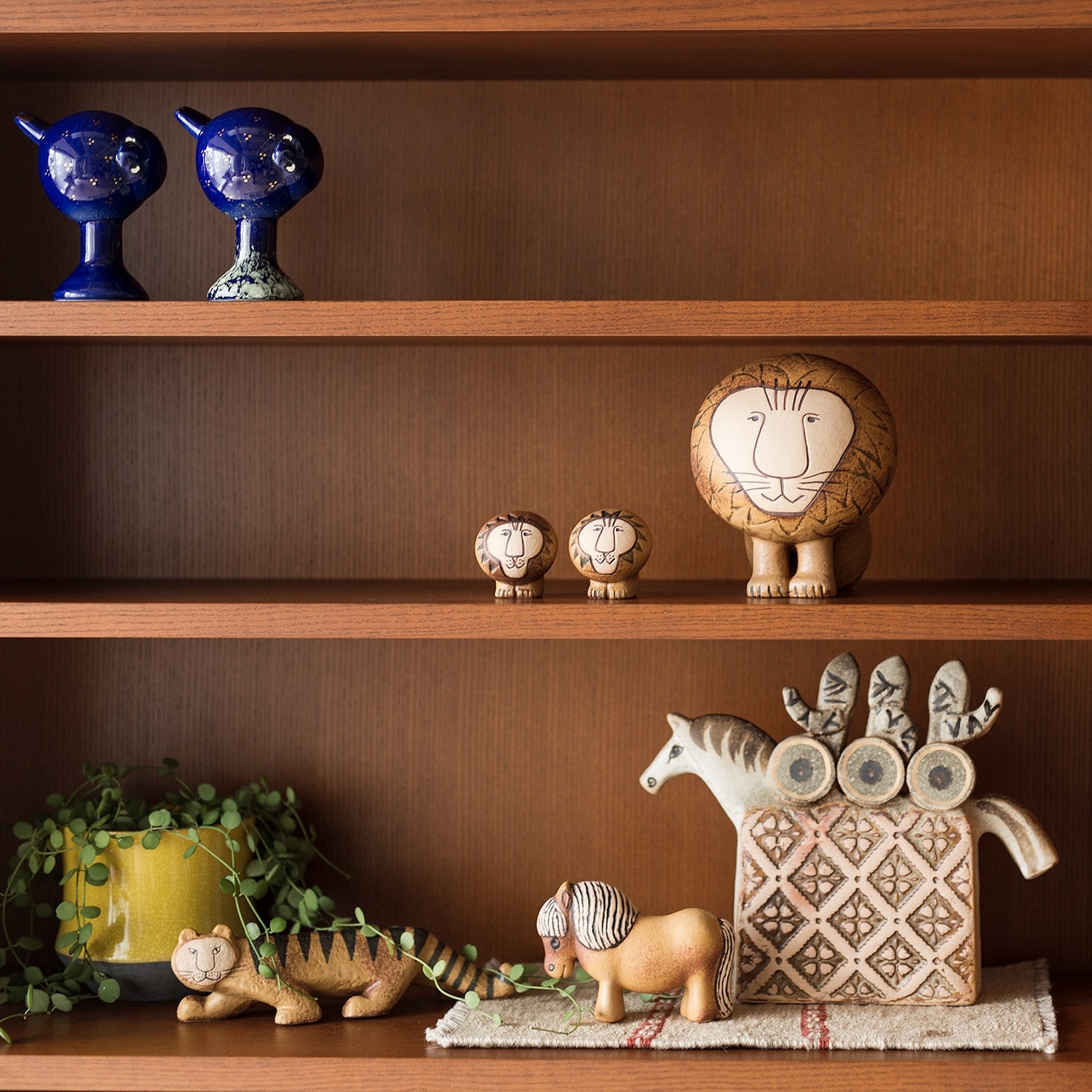 定番品】Lisa Larson Lion Medium｜入荷待ち商品｜IDEE SHOP Online