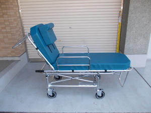 車載用ストレッチャー 昇降タイプ 固定タイプ ハイエースやキャラバン