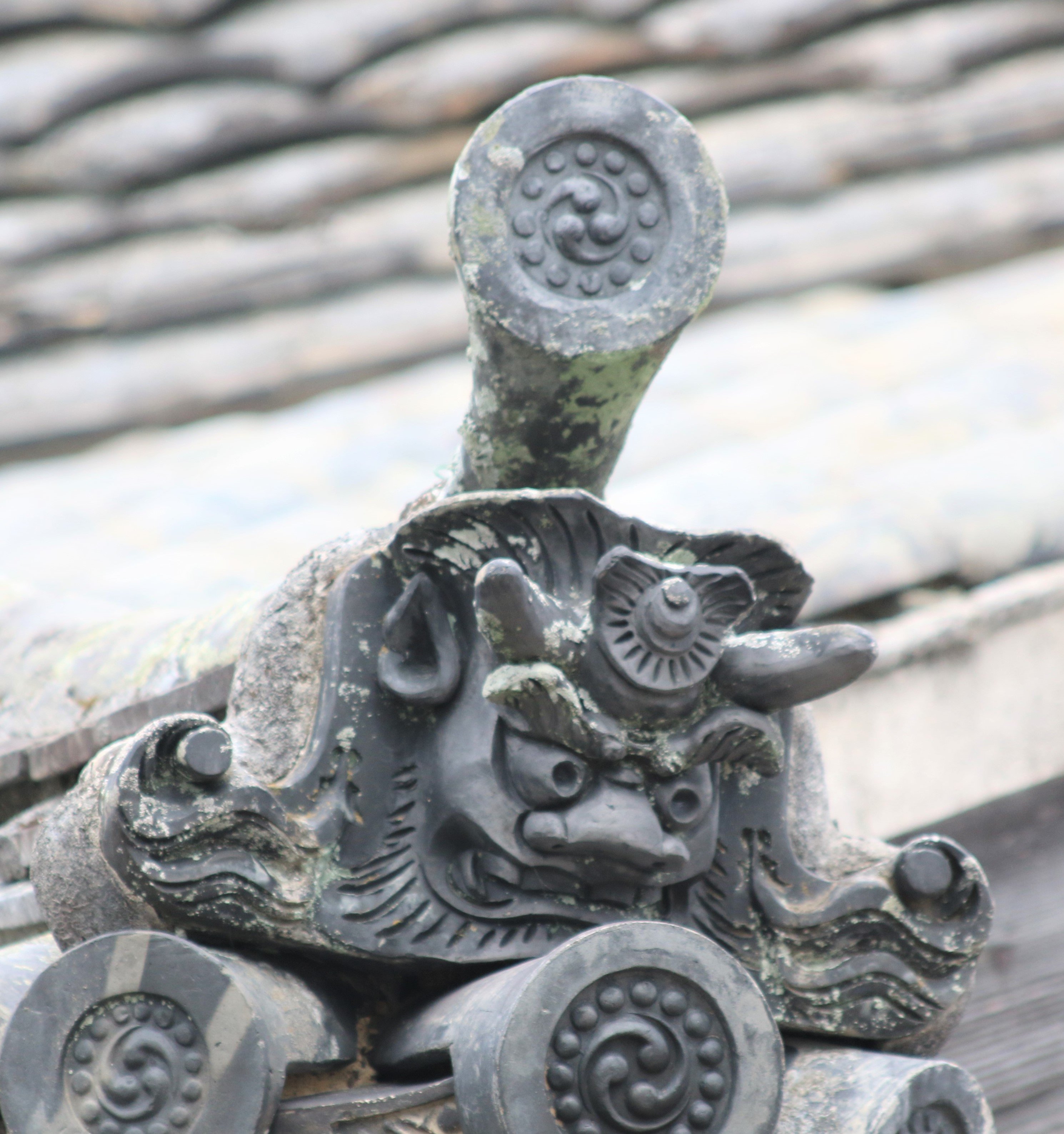 徳島県美馬市「脇町南町重要伝統的建造物群保存地区」の鬼瓦です