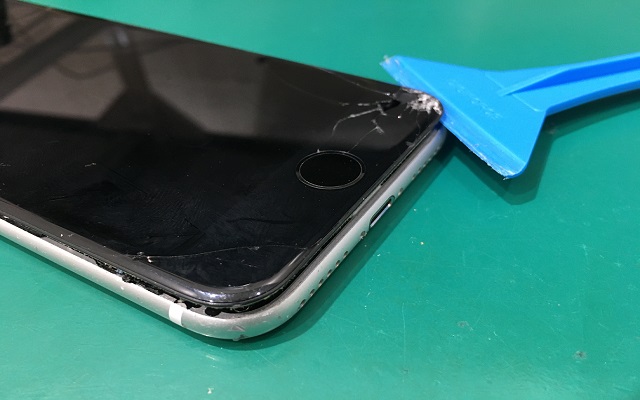 iPhoneSE2画面割れ交換修理事例のご紹介！ | iPhone修理アイサポ 修理事例