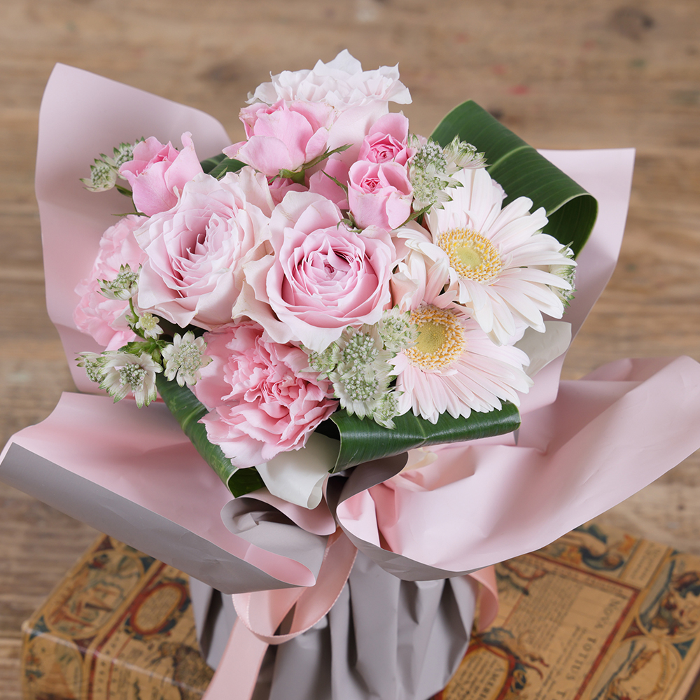 スタンディングフラワーブーケ（ピンク系）: リビング・ホビー